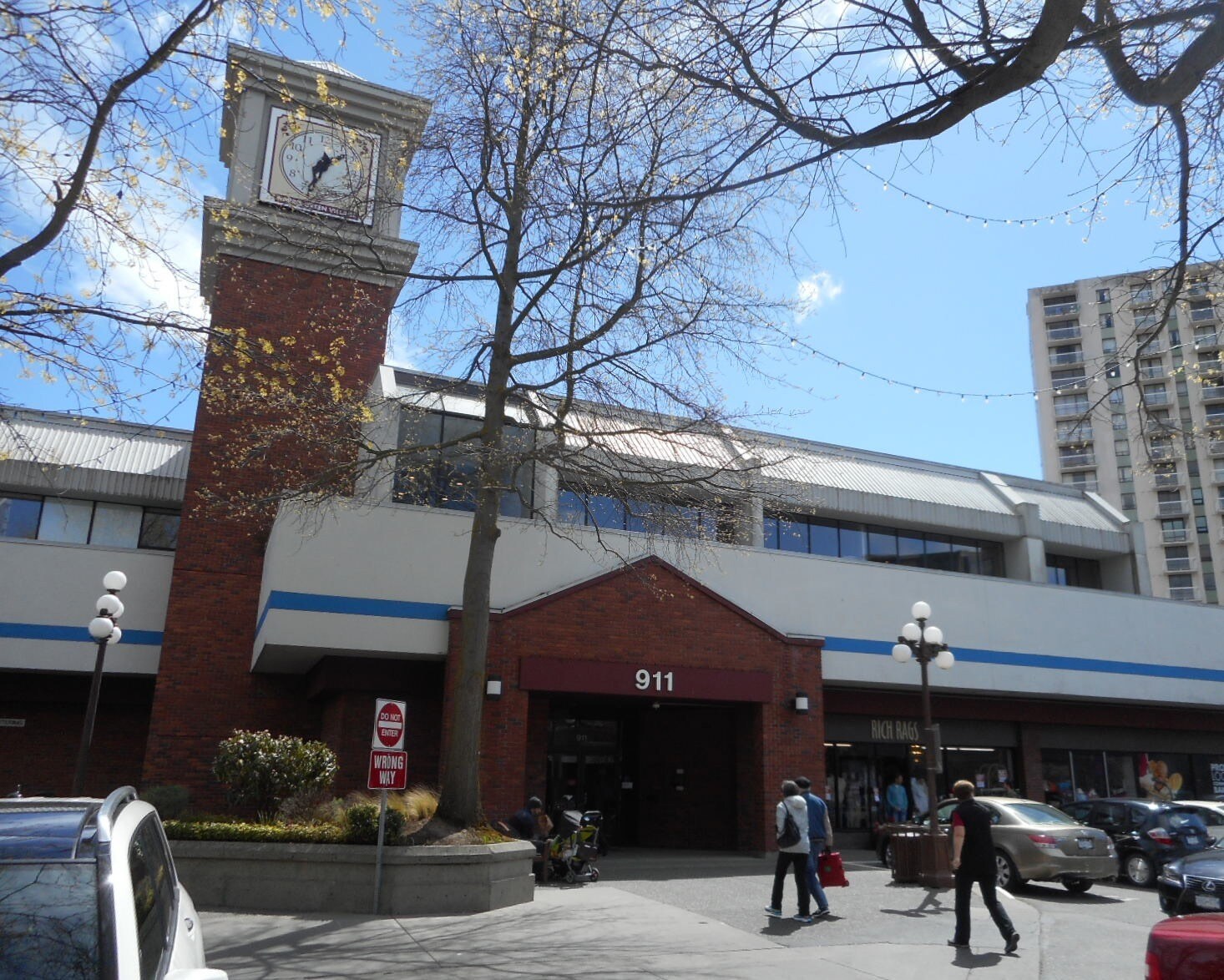 911 Yates St, Victoria, BC à louer Photo de l’immeuble– Image 1 sur 2