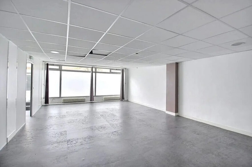 27-31 Rue De Fontarabie, Paris à vendre - Photo de l’immeuble – Image 2 sur 8