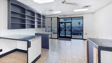 2101 S Decatur Blvd, Las Vegas, NV à louer Photo intérieure– Image 1 sur 7