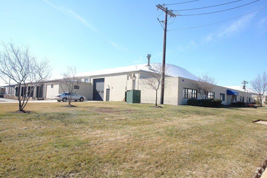 8 Easy St, Bridgewater, NJ à louer - Photo principale – Image 1 sur 6
