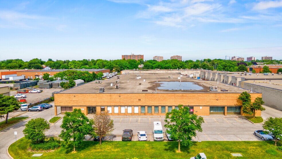 33 Melford Dr, Toronto, ON à louer - Photo de l’immeuble – Image 2 sur 3