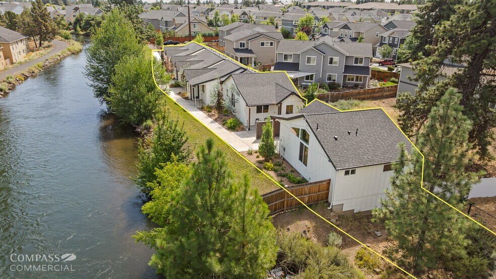 61615 Alstrup Rd, Bend, OR à vendre - Photo principale – Image 1 sur 21