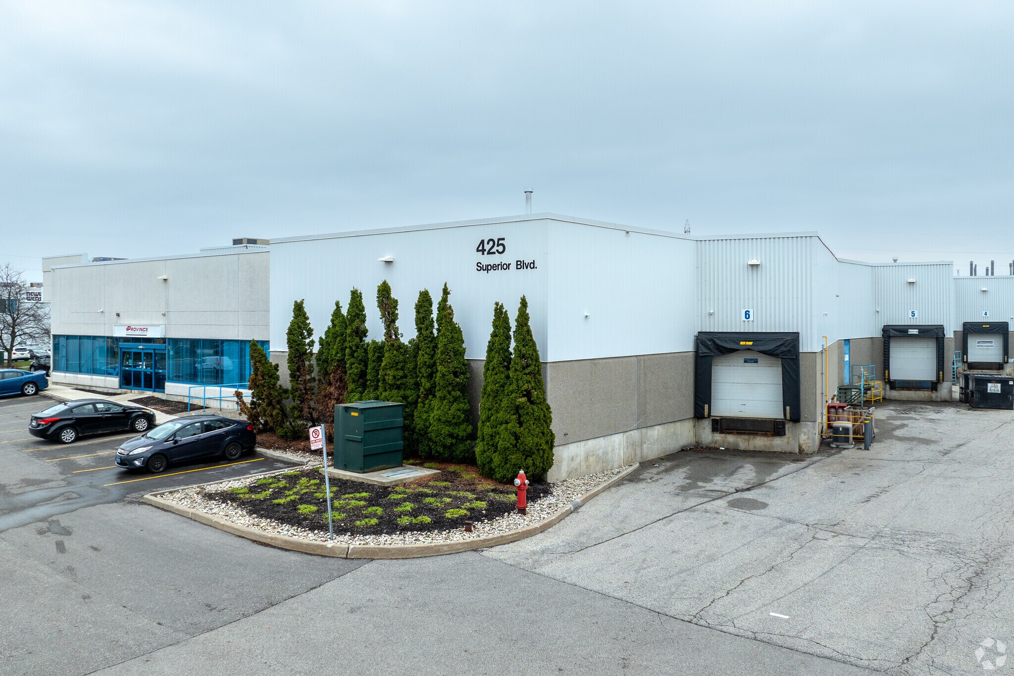 425 Superior Blvd, Mississauga, ON à louer Photo principale– Image 1 sur 3