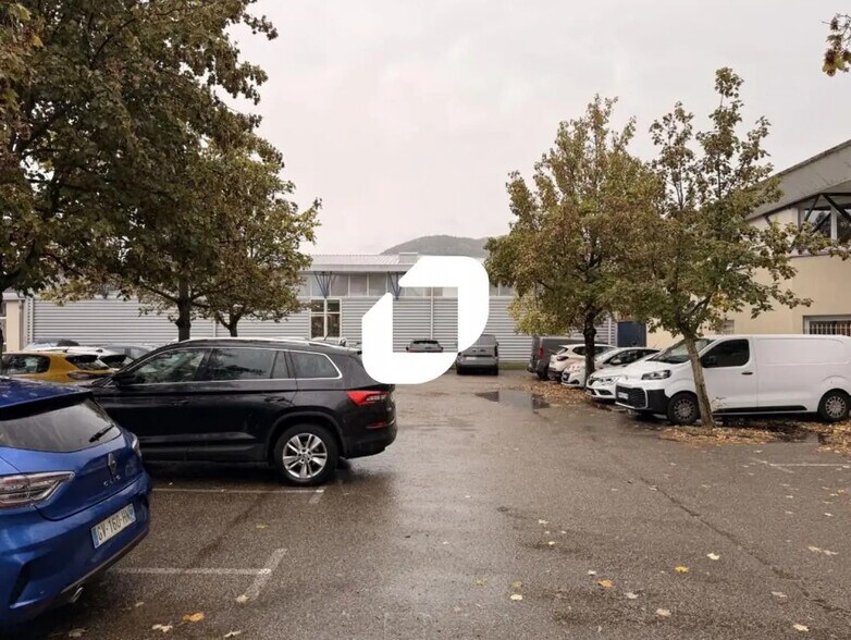 Bureau dans Eybens à louer - Photo de l’immeuble – Image 3 sur 6