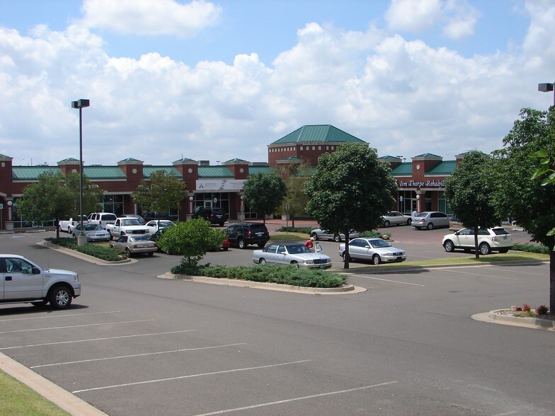 2109-2139 Riverwalk Dr, Moore, OK à louer - Photo de l’immeuble – Image 1 sur 4