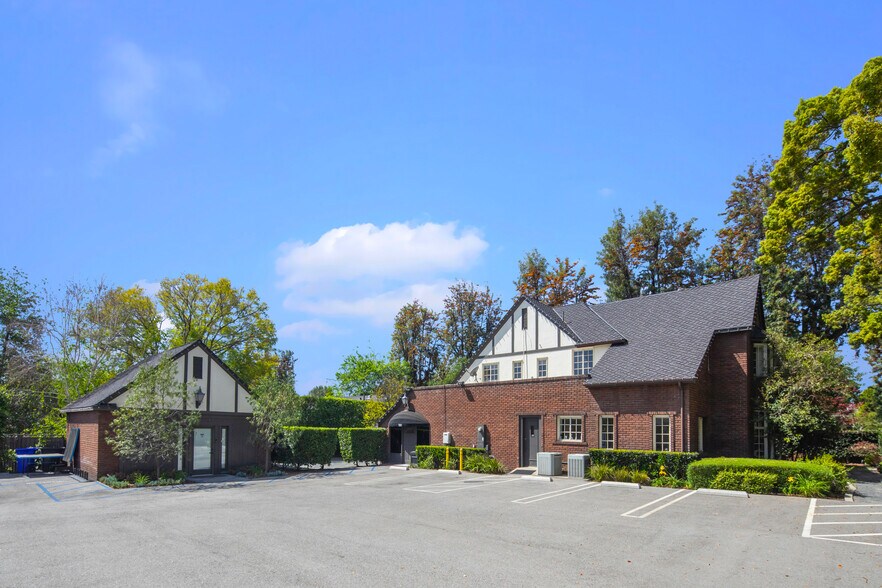 592 N Euclid, Upland, CA à vendre - Photo de l’immeuble – Image 2 sur 18