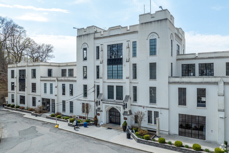 145 Palisade St, Dobbs Ferry, NY à louer - Photo de l’immeuble – Image 1 sur 14