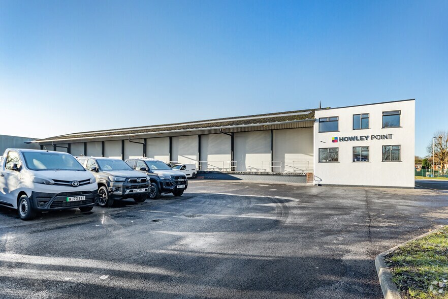 Holmesfield Rd, Warrington à louer - Photo principale – Image 1 sur 3