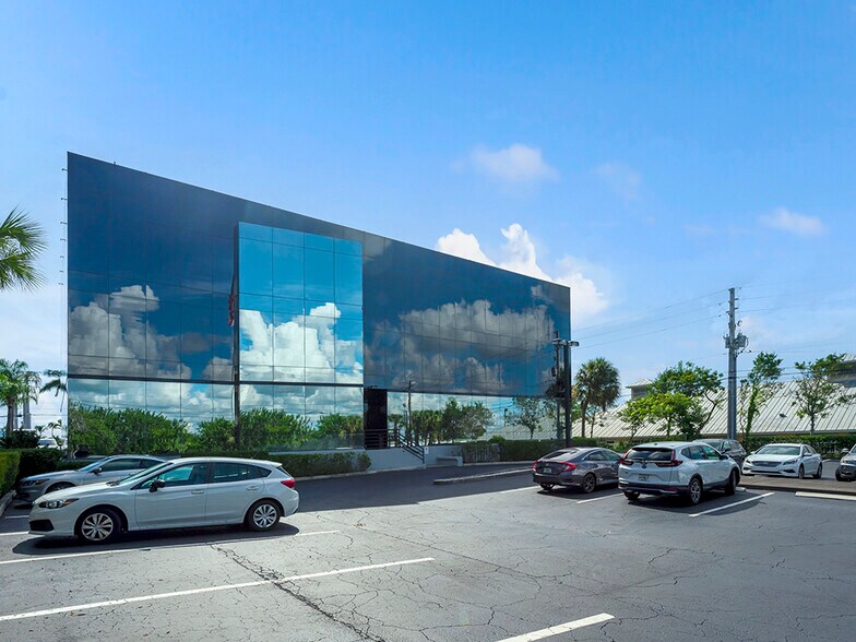 218 S US Highway One, Tequesta, FL à louer - Photo de l’immeuble – Image 3 sur 19
