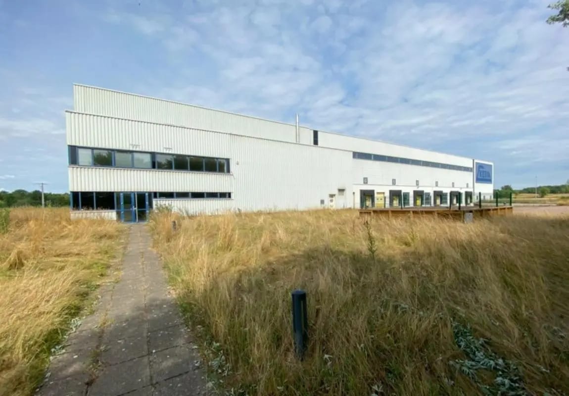 Industriel/Logistique dans Varennes-le-Grand à vendre Photo de l’immeuble– Image 1 sur 17