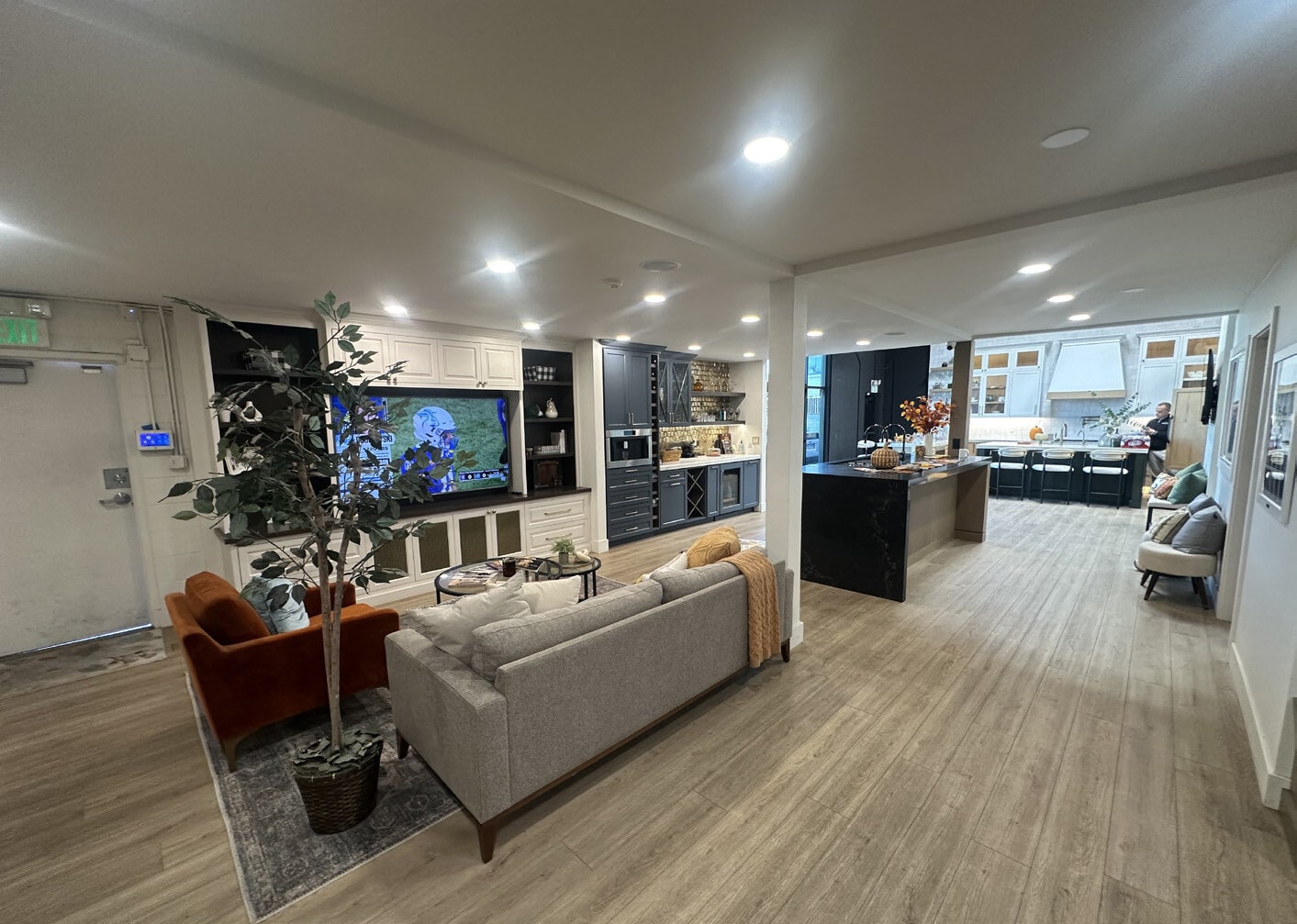 683-685 Vernon Way, El Cajon, CA à louer Photo intérieure– Image 1 sur 5