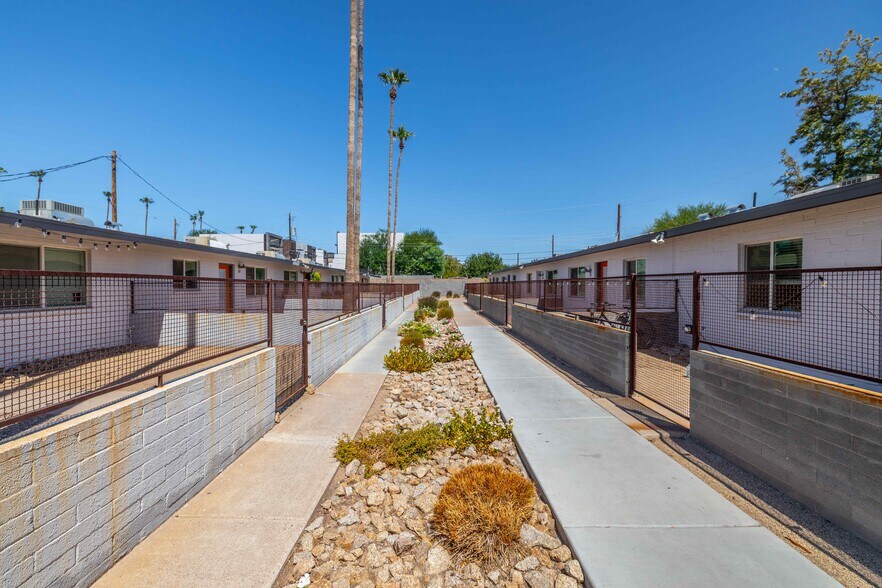 423 N 27th Street, Phoenix, AZ à vendre - Photo de l’immeuble – Image 3 sur 15