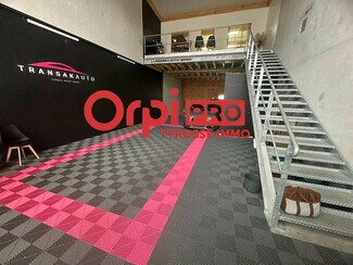 Plus de détails pour Local d'activités à louer