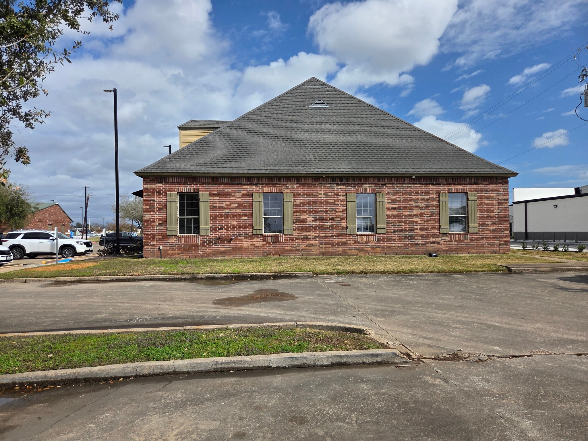 115 Abner Jackson Pky, Lake Jackson, TX à louer Photo de l’immeuble– Image 1 sur 15