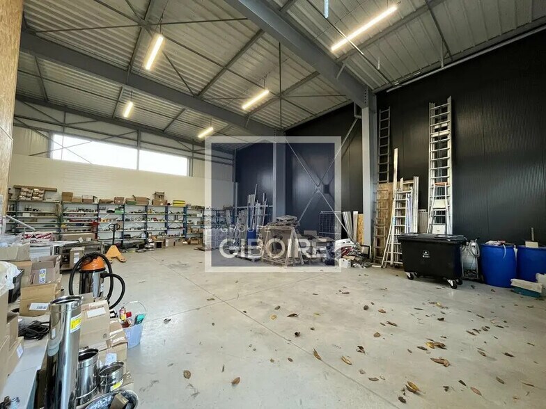 Industriel/Logistique dans Guichen à louer - Photo de l’immeuble – Image 3 sur 12