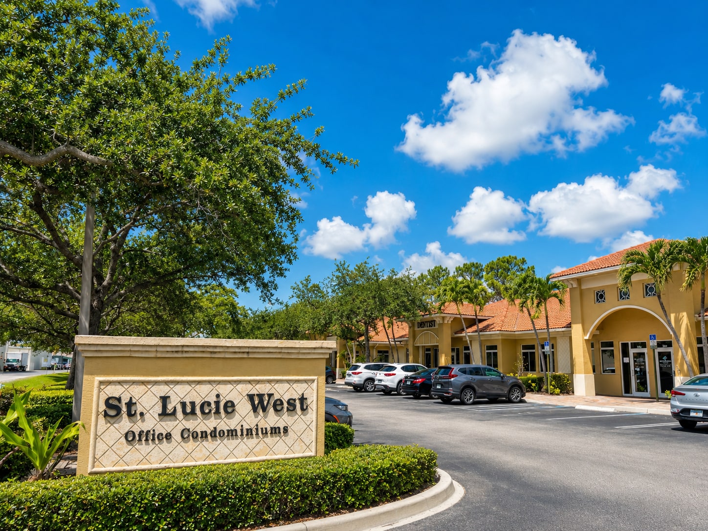 300-322 NW Bethany Dr, Port Saint Lucie, FL à louer Photo intérieure– Image 1 sur 11
