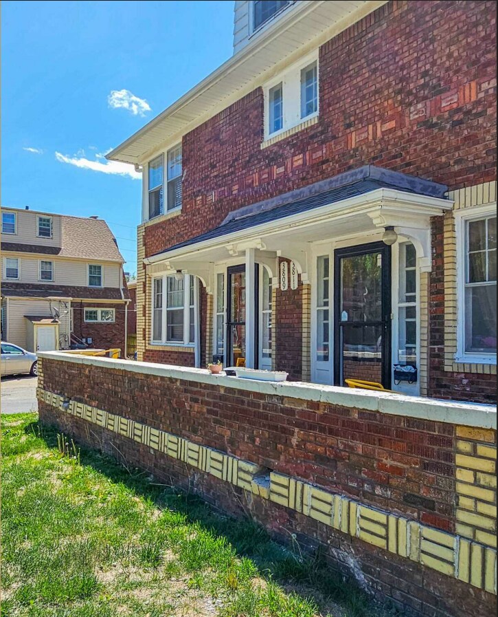 3809 Davenport St, Omaha, NE à vendre Photo principale– Image 1 sur 10