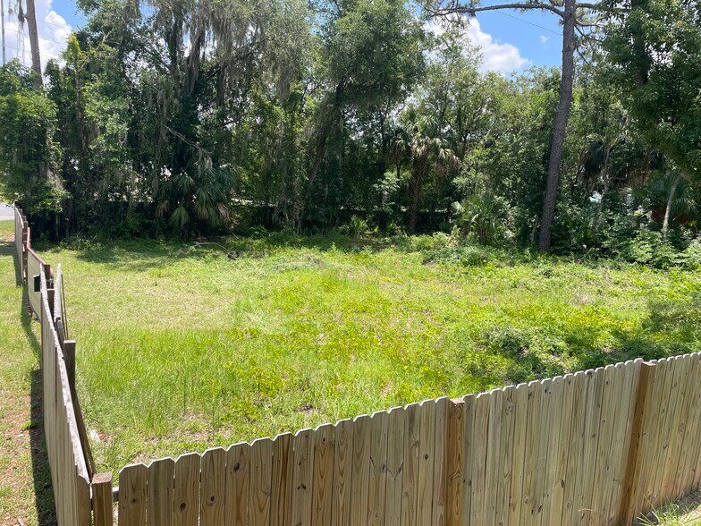 16220 Leonard St, Umatilla, FL à vendre - Photo de l’immeuble – Image 2 sur 7