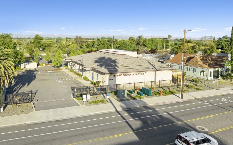 2179 Court St, Redding, CA à vendre - Photo de l’immeuble – Image 3 sur 16