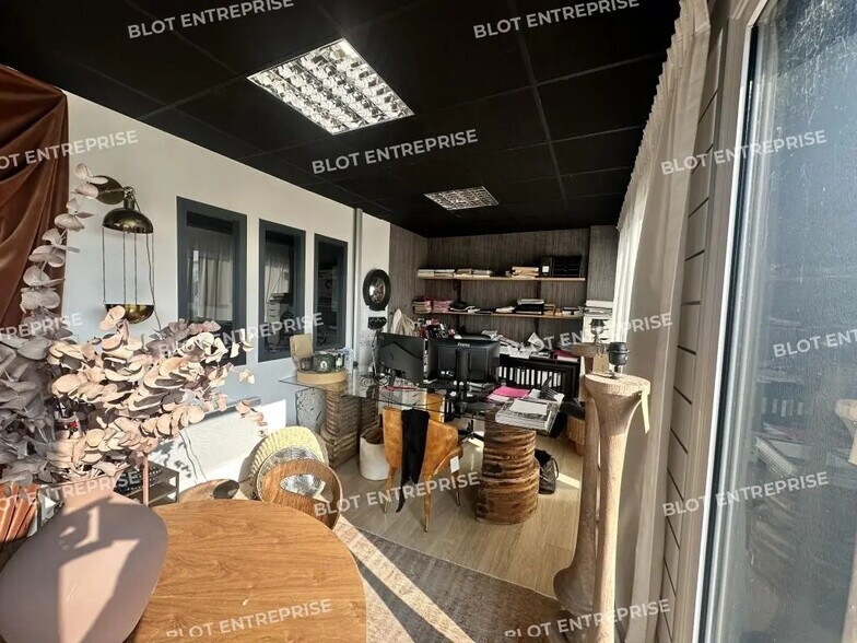 Bureau dans Bruz à louer - Photo de l’immeuble – Image 2 sur 4