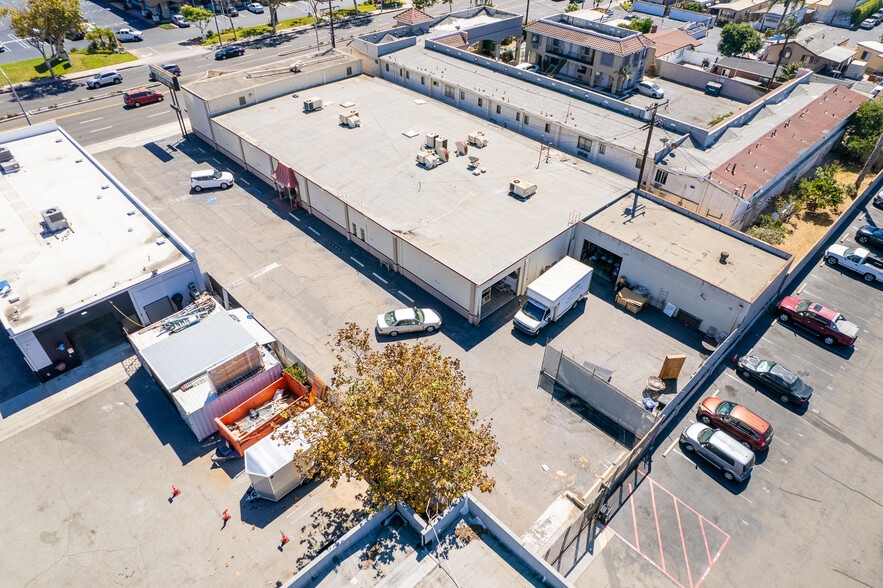 2215 Harbor Blvd, Costa Mesa, CA à vendre - Photo principale – Image 1 sur 5
