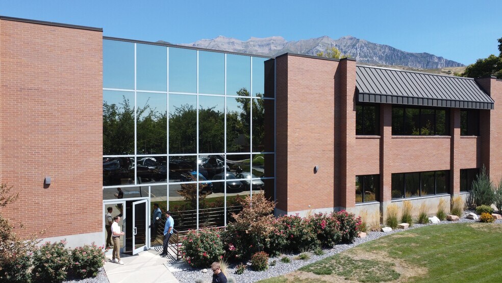 500-560 E Timpanogos Cir, Orem, UT à louer - Photo de l’immeuble – Image 2 sur 25