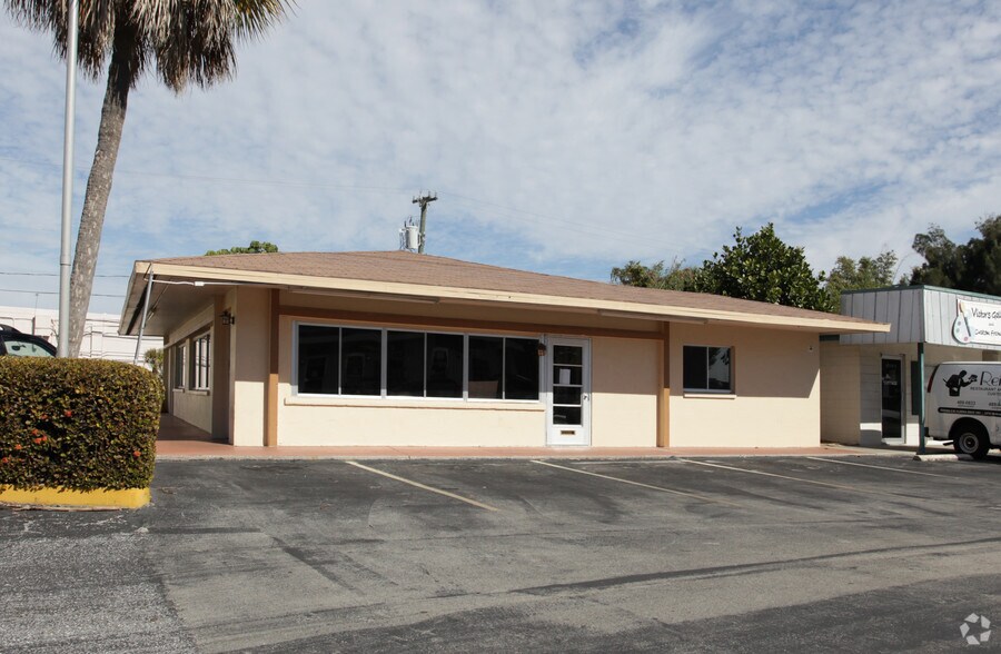 12717 Mcgregor Blvd, Fort Myers, FL à vendre - Photo de l’immeuble – Image 2 sur 9
