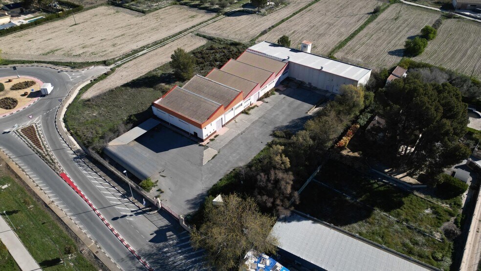 Industriel/Logistique dans Onil à vendre - Aérien – Image 1 sur 8