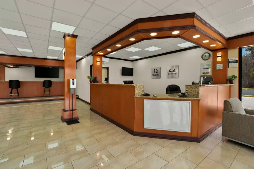 3196 Point South Dr, Yemassee, SC à vendre - Hall d’entrée – Image 2 sur 10