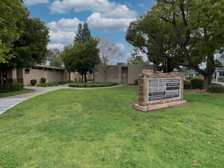 230-292 Avocado Ave, El Cajon, CA à louer - Photo de l’immeuble – Image 3 sur 9