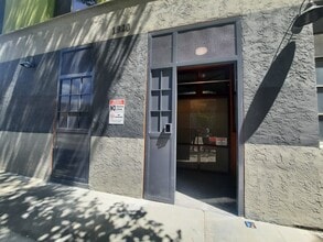 1825 San Pablo Ave, Oakland, CA à louer Photo de l’immeuble– Image 2 sur 5