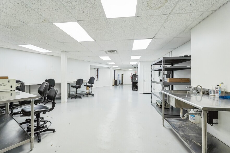 1458 County Line Rd, Huntingdon Valley, PA à vendre - Photo intérieure – Image 3 sur 26