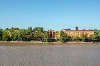 Plus de détails pour 1 Riverfront Plz, Lawrence, KS - Bureau à vendre