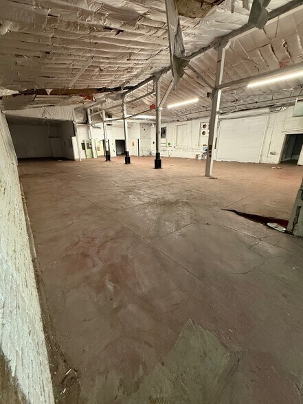 897-901 Frelinghuysen Ave, Newark, NJ à louer - Photo de l’immeuble – Image 3 sur 8