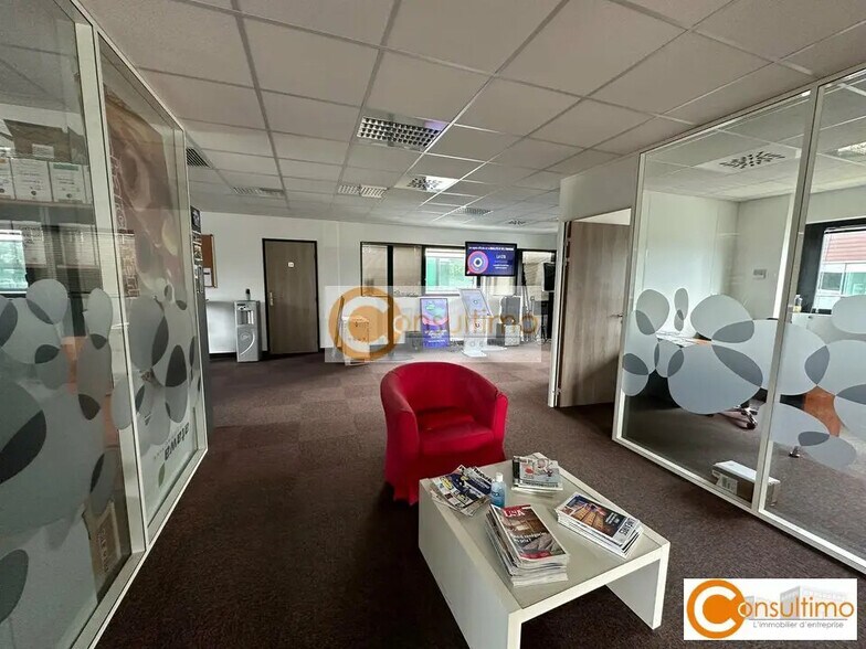 Bureau dans ARTIGUES-PRÈS-BORDEAUX à vendre - Photo de l’immeuble – Image 2 sur 11