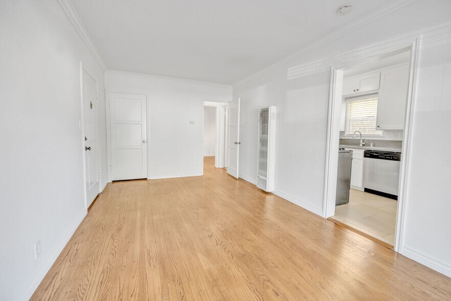 305 Coronado Ave, Long Beach, CA à vendre - Photo de l’immeuble – Image 2 sur 12