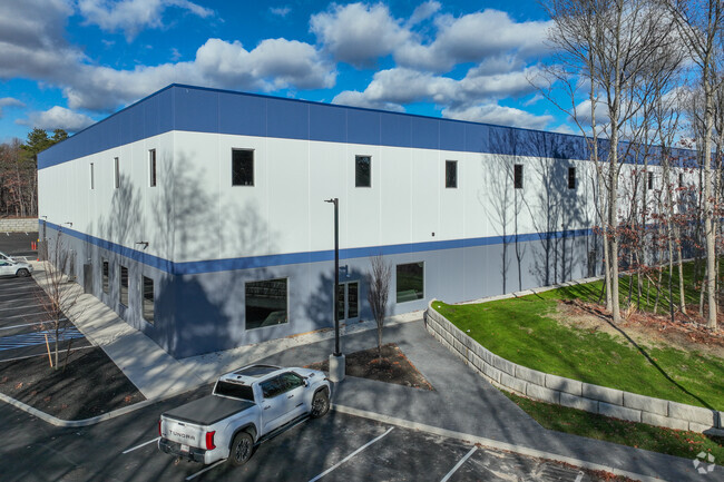 Plus de détails pour 53 Ramsey Rd, Shirley, NY - Industriel/Logistique à vendre