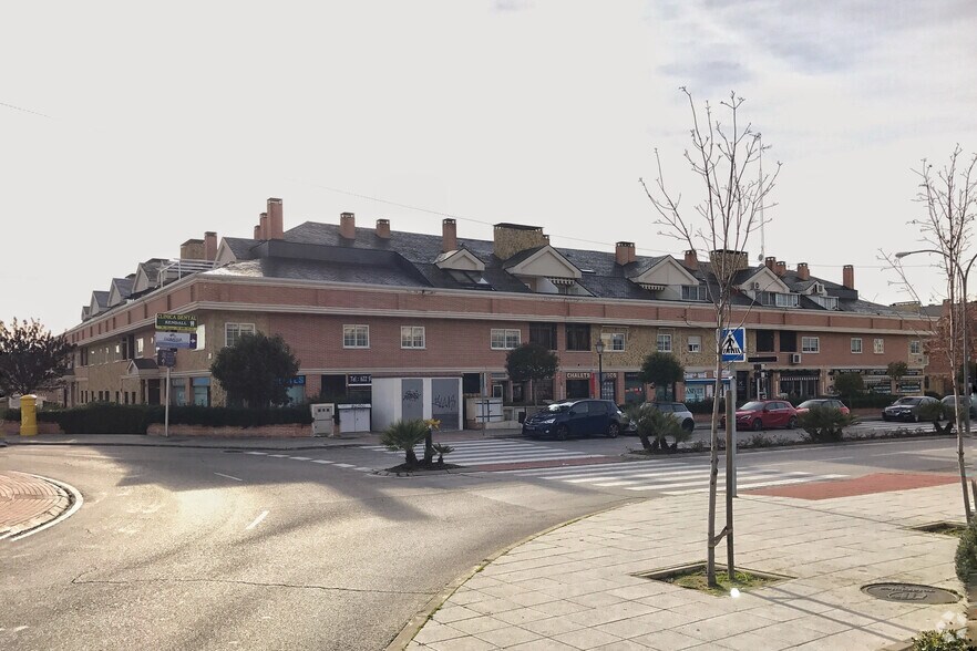 Avenida Castañeras 32 D, Arroyomolinos, Madrid à louer - Photo de l’immeuble – Image 1 sur 1