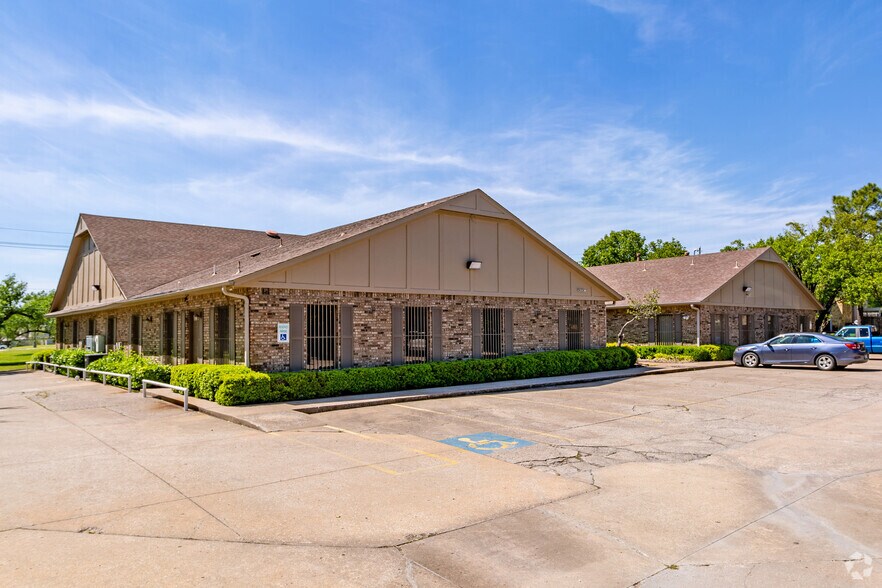 4835 S Fulton Ave, Tulsa, OK à louer - Photo de l’immeuble – Image 1 sur 16