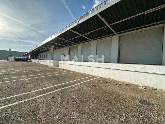 Plus de détails pour Bureau, Local d'activités à louer