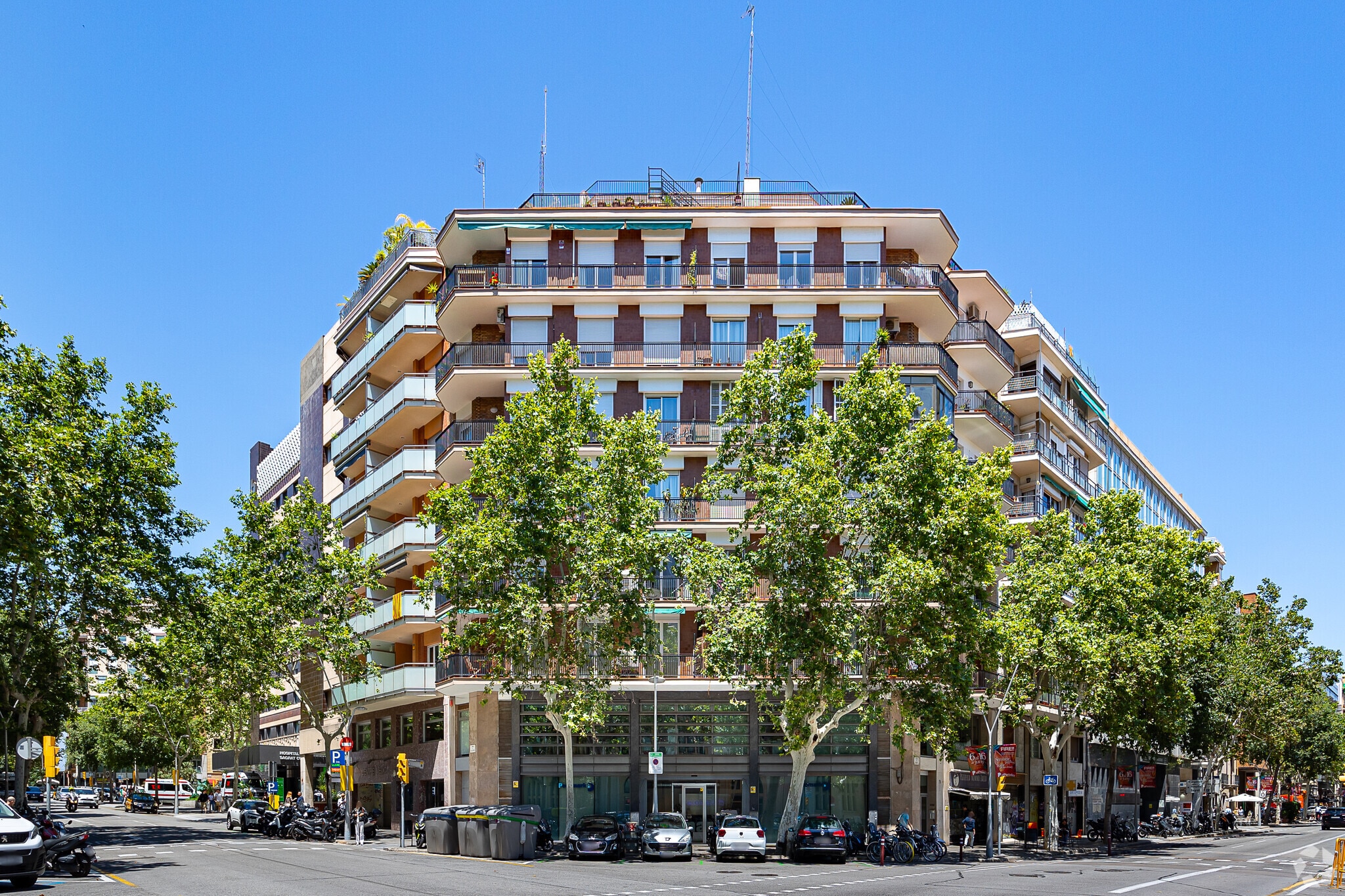 Local commercial dans Barcelone, Barcelona à louer Photo principale– Image 1 sur 3