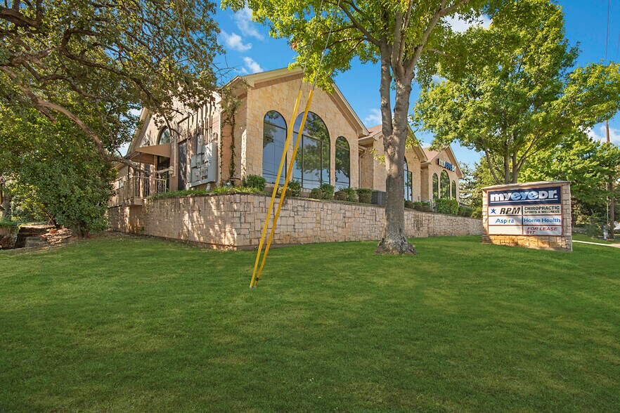 1834-1836 Keller Pky, Keller, TX à louer - Photo de l’immeuble – Image 2 sur 16