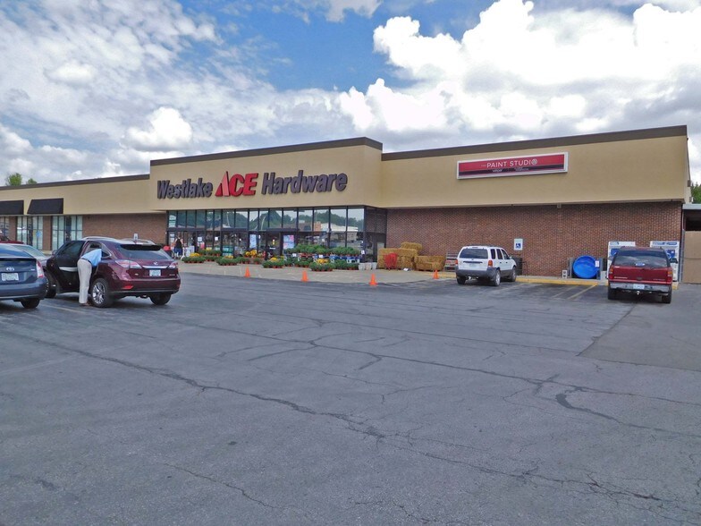 2336-2350 S Campbell Ave, Springfield, MO à louer - Photo de l’immeuble – Image 3 sur 4