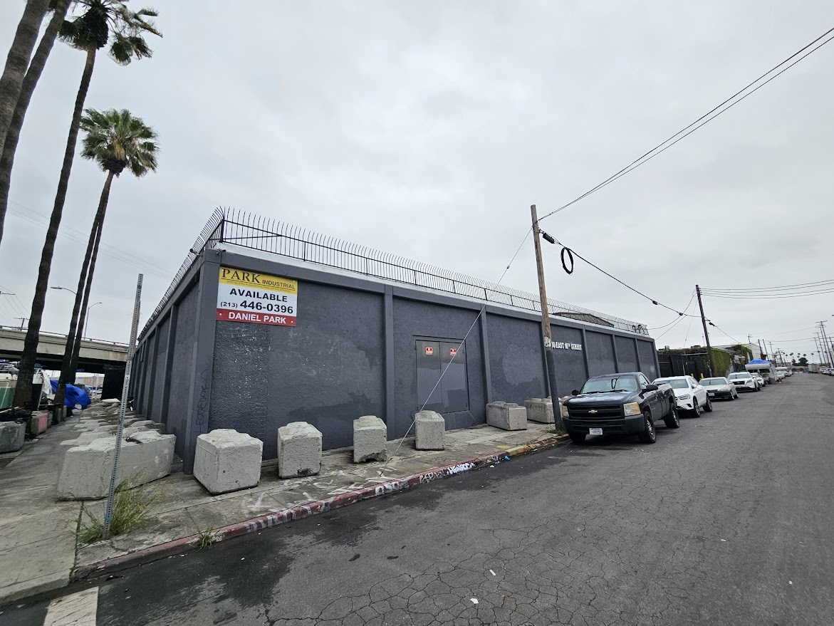 1800 E 16th St, Los Angeles, CA à louer Photo de l’immeuble– Image 1 sur 20
