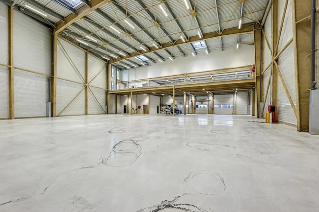 Plus de détails pour Bureau, Local d'activités à louer