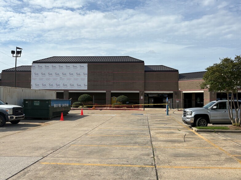 201-225 Veterans Memorial Blvd, Metairie, LA à louer - Photo de l’immeuble – Image 2 sur 4