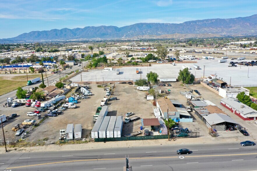 1966 W Rialto Ave, San Bernardino, CA à vendre - Aérien – Image 2 sur 7