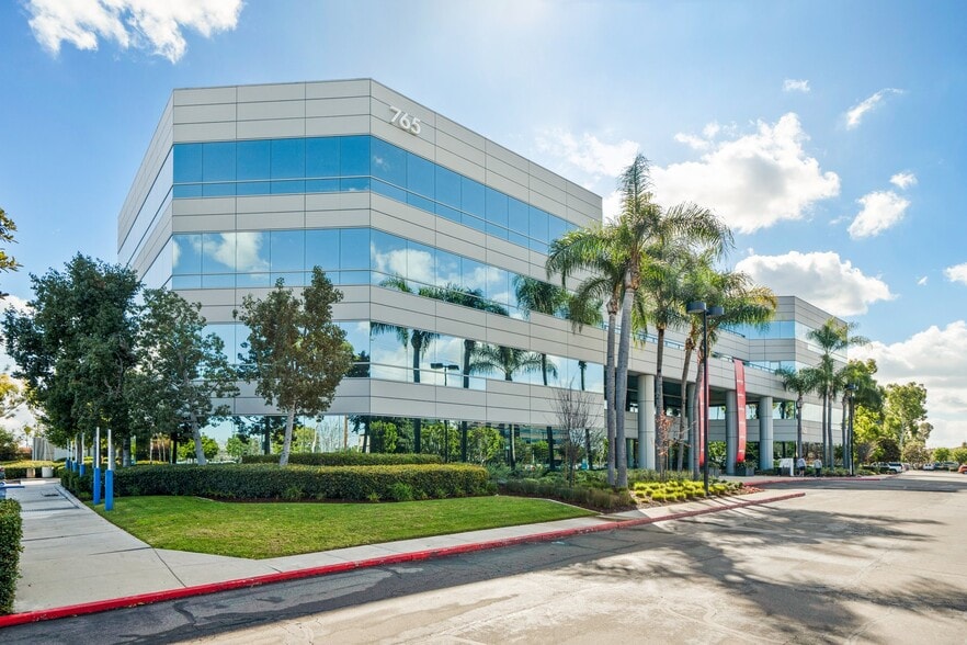 765 The City Drive South, Orange, CA à louer - Photo de l’immeuble – Image 2 sur 19