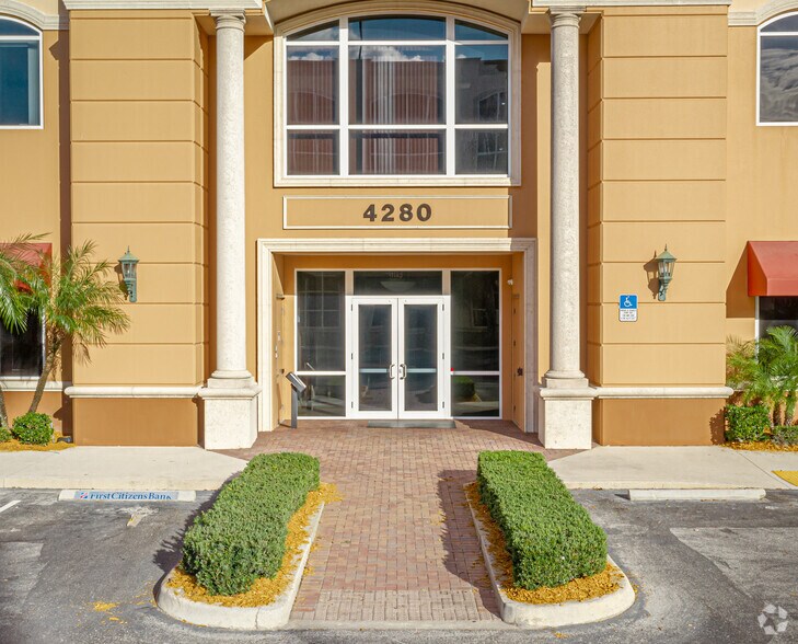4280 Professional Center Dr, Palm Beach Gardens, FL à vendre - Photo de l’immeuble – Image 2 sur 9