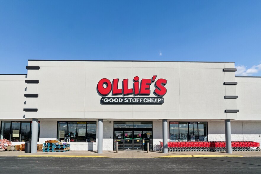 2350 Sycamore Rd, Dekalb, IL à louer - Photo de l’immeuble – Image 1 sur 18